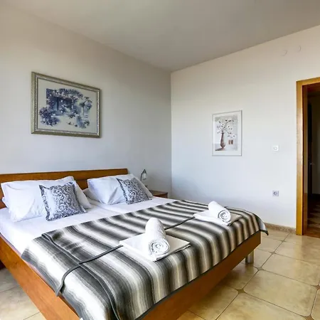 Lenka And Mate Ivanac Apartment *