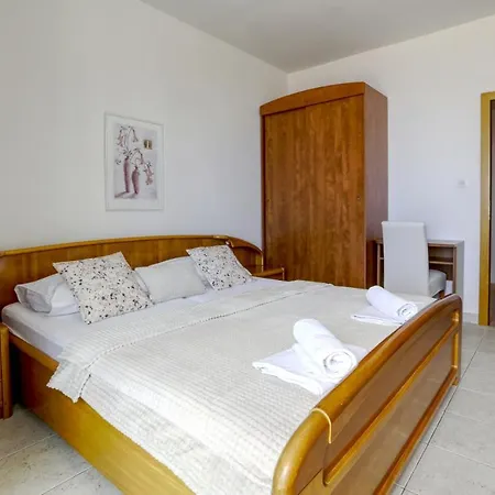 Lenka And Mate Ivanac Brela