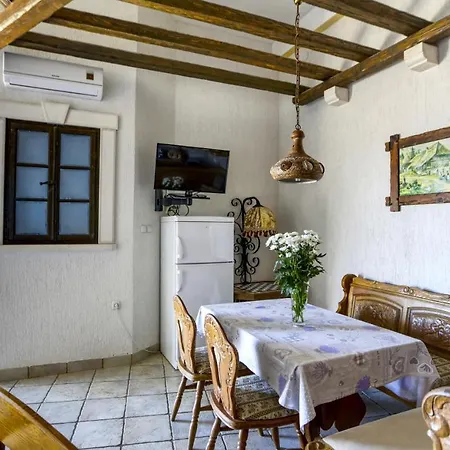 Apartment Lenka And Mate Ivanac *