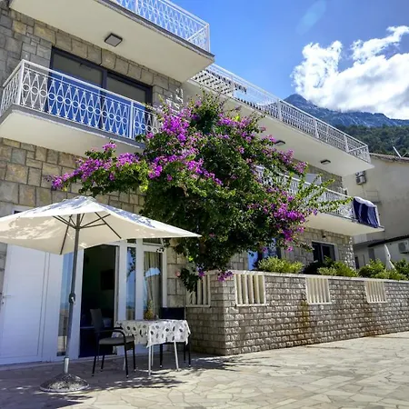 Lenka And Mate Ivanac 아파트