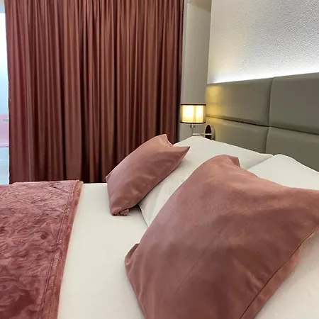 Lenka And Mate Ivanac 아파트